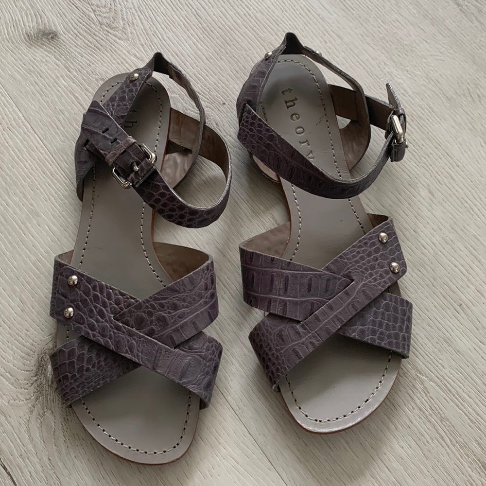Theory Leather Python Size 10 Grey Sandals all leather gray summer vacation Croc